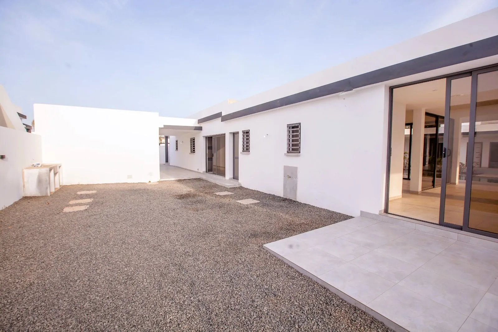 nguerigne-petite+co-te-arriere-cours-58f10807-1920w