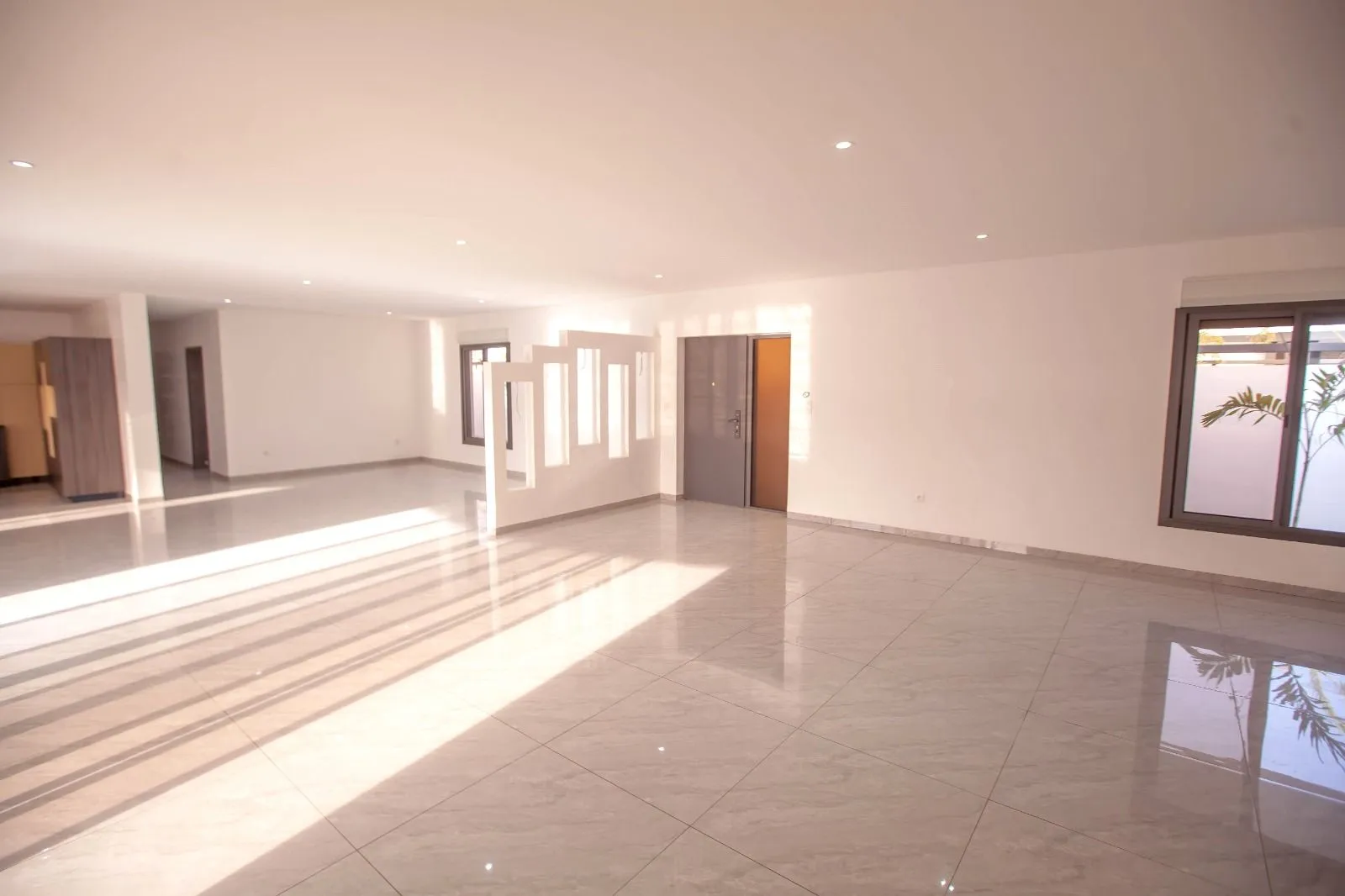 nguerigne-petite+co-te-salon-2-6d3ba028-1920w