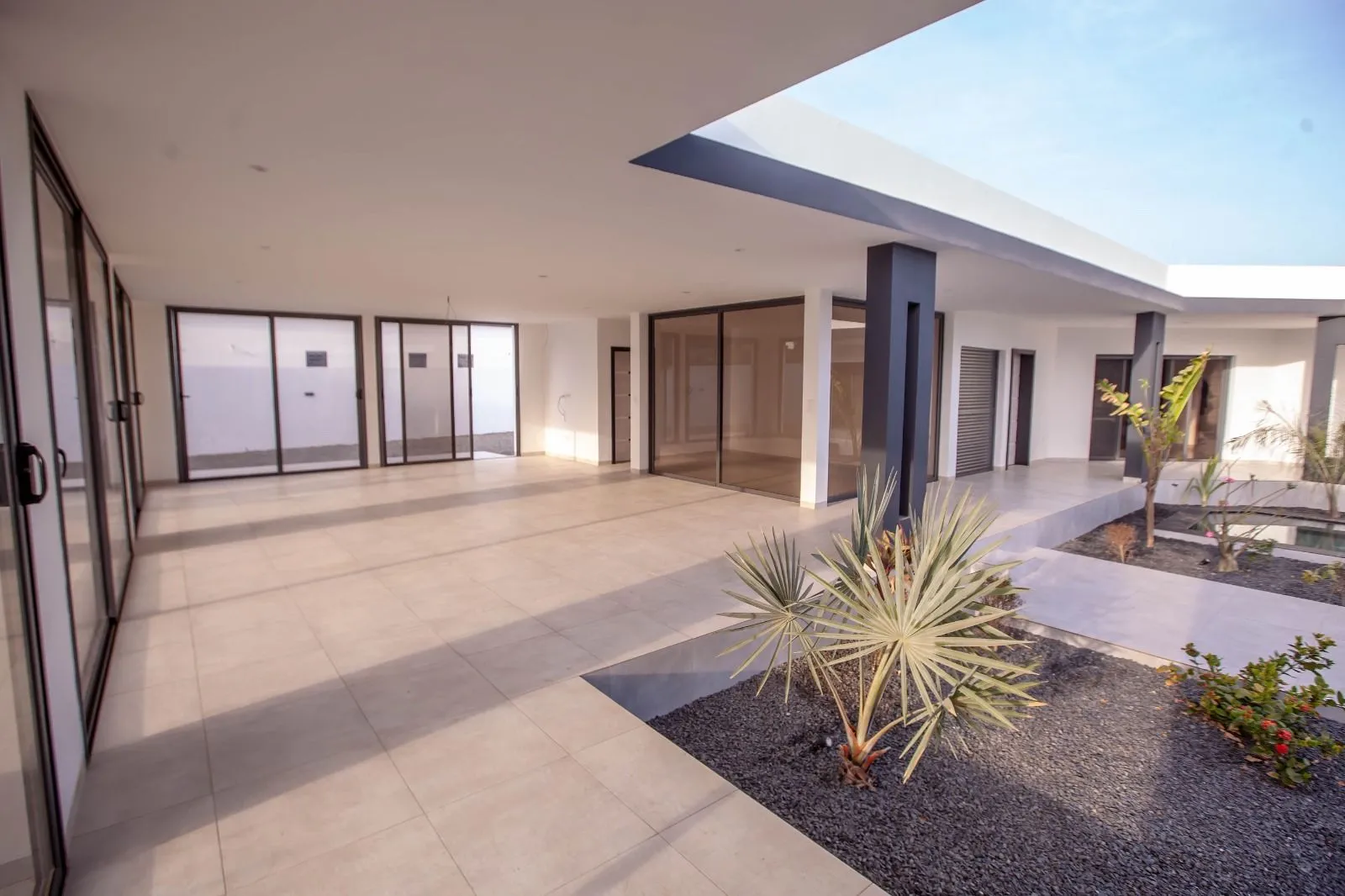 nguerigne-petite+co-te-terrasse-1920w